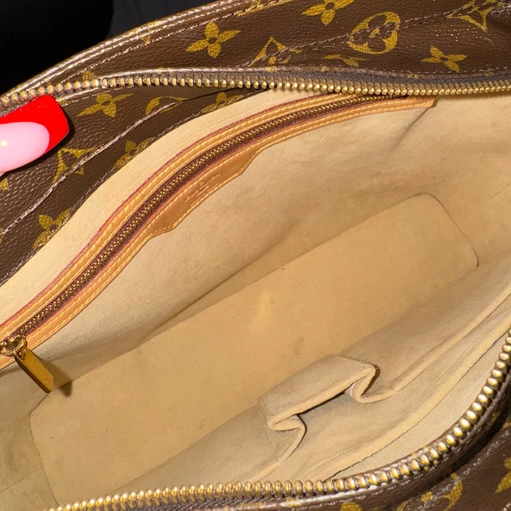 PRICE DROP!!! Louis Vuitton Monogram LUCO Tote - Picture 4 of 14